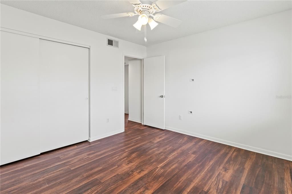 For Sale: $200,000 (3 beds, 2 baths, 1560 Square Feet)