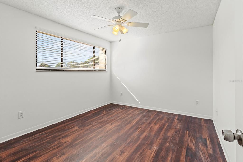 For Sale: $200,000 (3 beds, 2 baths, 1560 Square Feet)