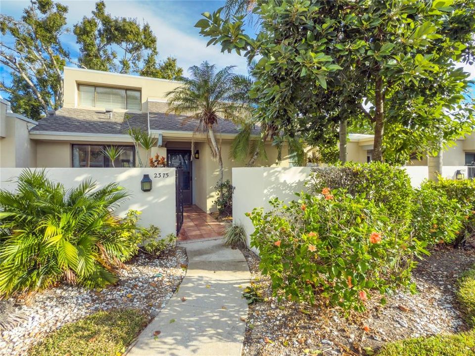 For Sale: $200,000 (3 beds, 2 baths, 1560 Square Feet)