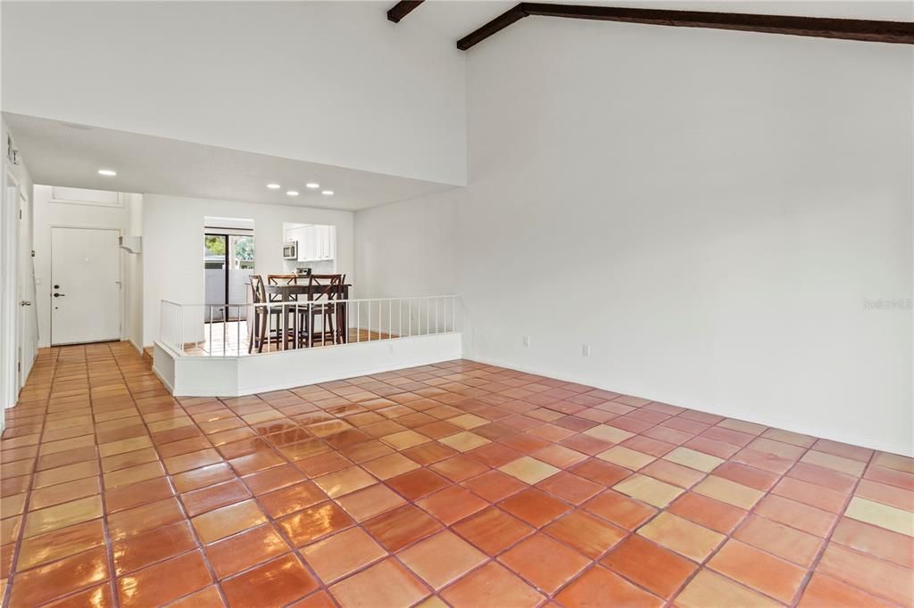 For Sale: $200,000 (3 beds, 2 baths, 1560 Square Feet)