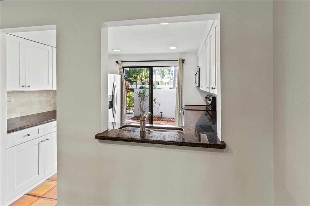 For Sale: $200,000 (3 beds, 2 baths, 1560 Square Feet)