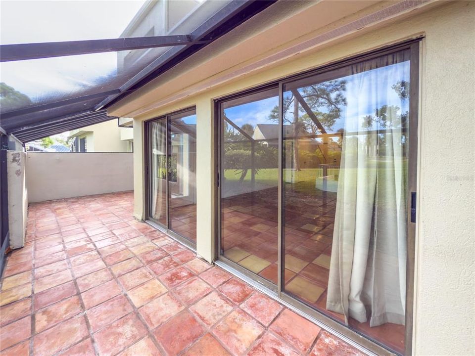 For Sale: $200,000 (3 beds, 2 baths, 1560 Square Feet)