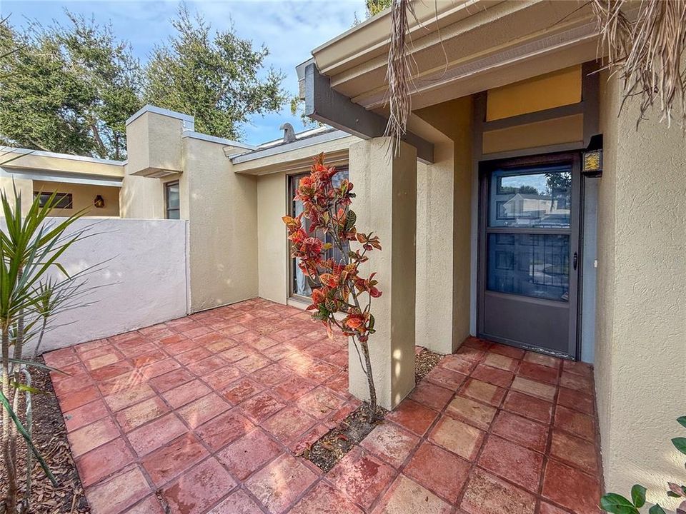 For Sale: $200,000 (3 beds, 2 baths, 1560 Square Feet)