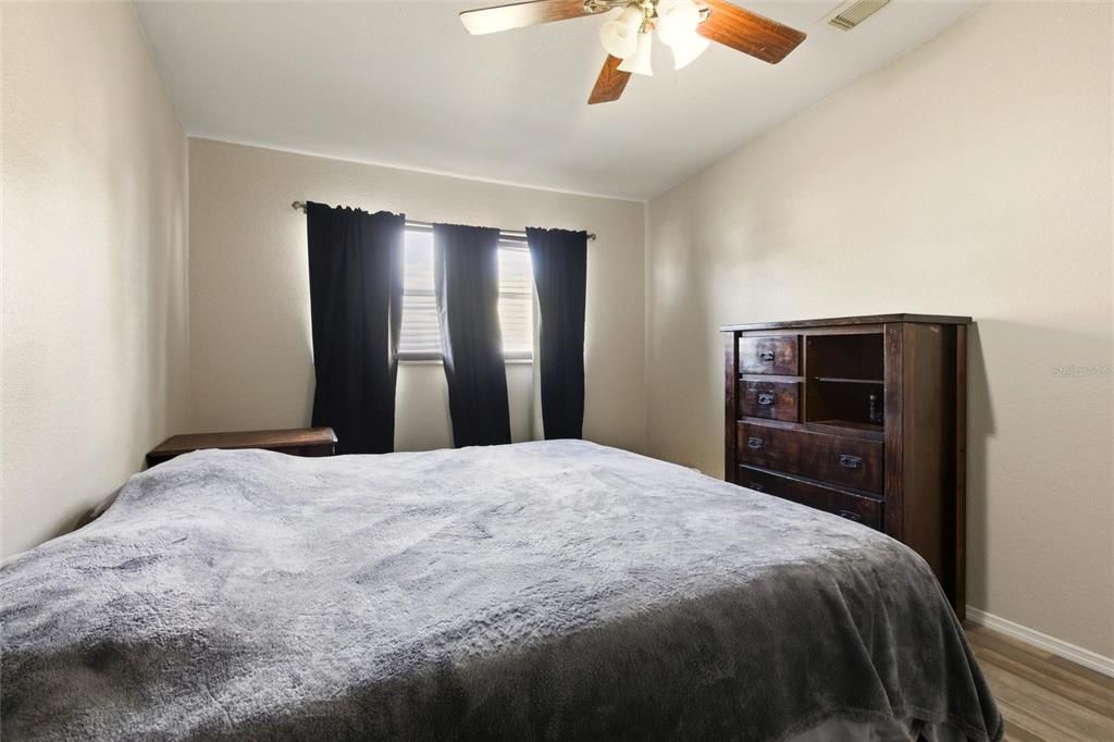 На продажу: $269,000 (3 спален, 2 ванн, 1681 Квадратных фут)