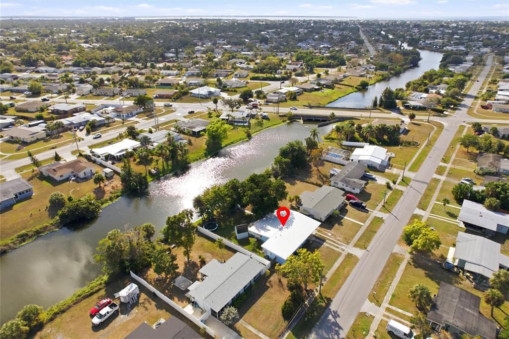 На продажу: $269,000 (3 спален, 2 ванн, 1681 Квадратных фут)