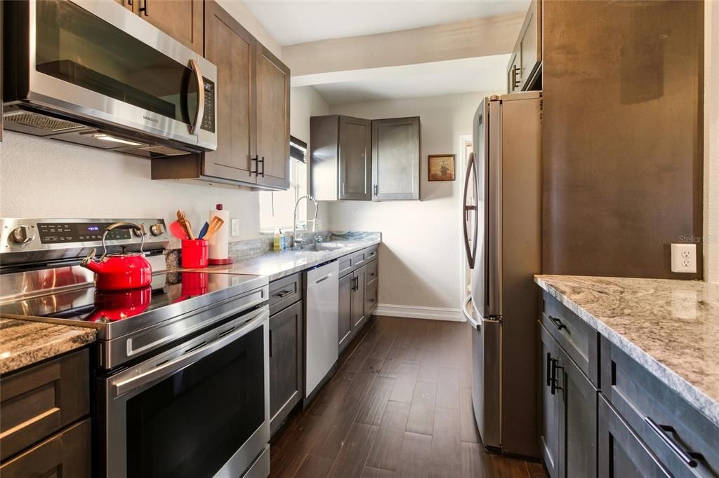 На продажу: $269,000 (3 спален, 2 ванн, 1681 Квадратных фут)