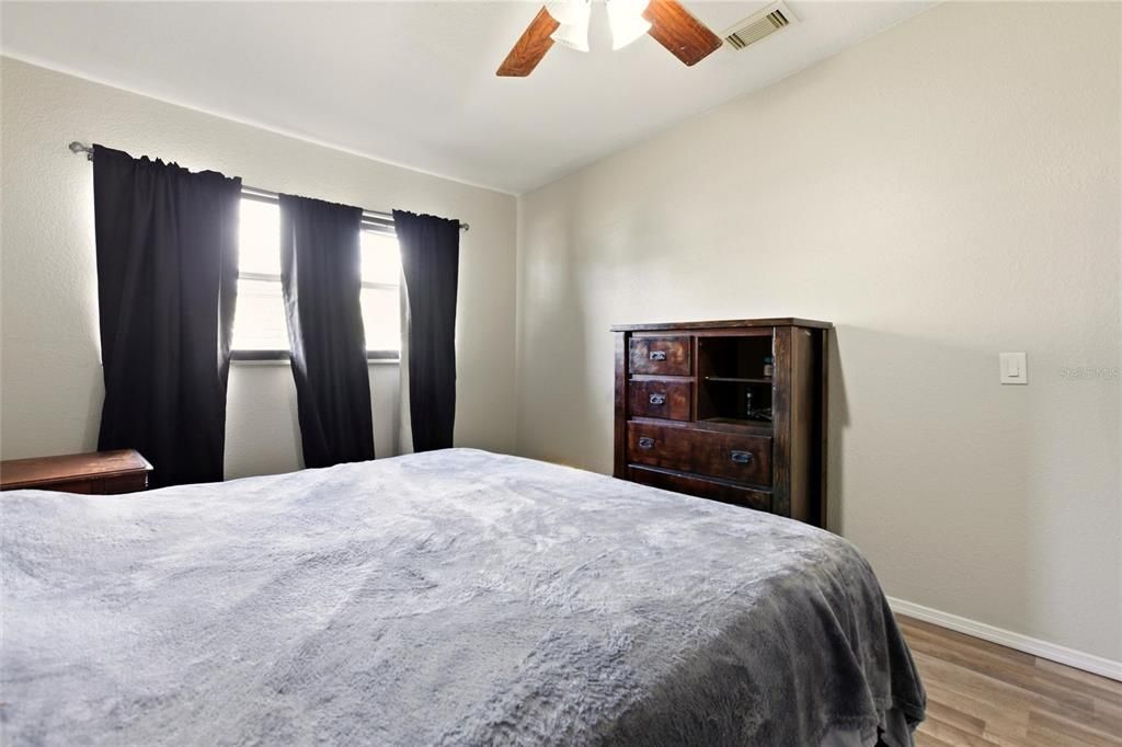 На продажу: $269,000 (3 спален, 2 ванн, 1681 Квадратных фут)