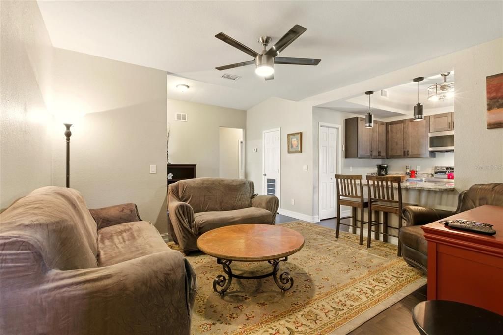 На продажу: $269,000 (3 спален, 2 ванн, 1681 Квадратных фут)