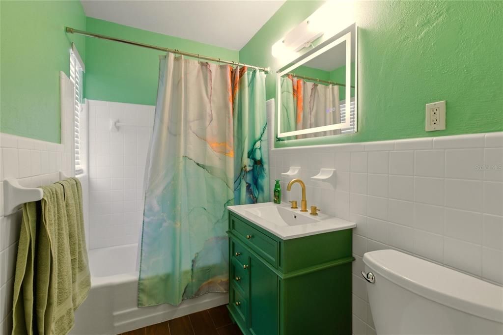 На продажу: $269,000 (3 спален, 2 ванн, 1681 Квадратных фут)