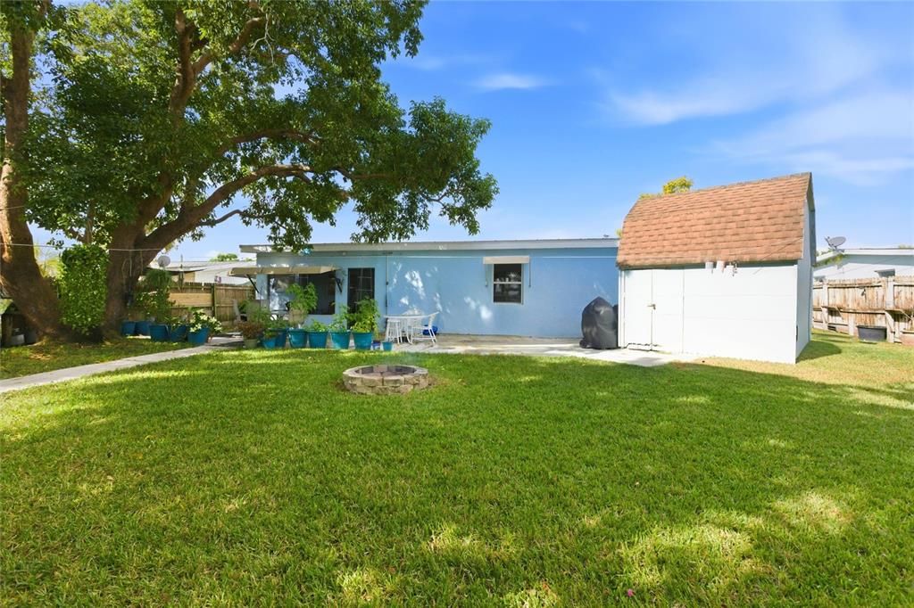 На продажу: $269,000 (3 спален, 2 ванн, 1681 Квадратных фут)