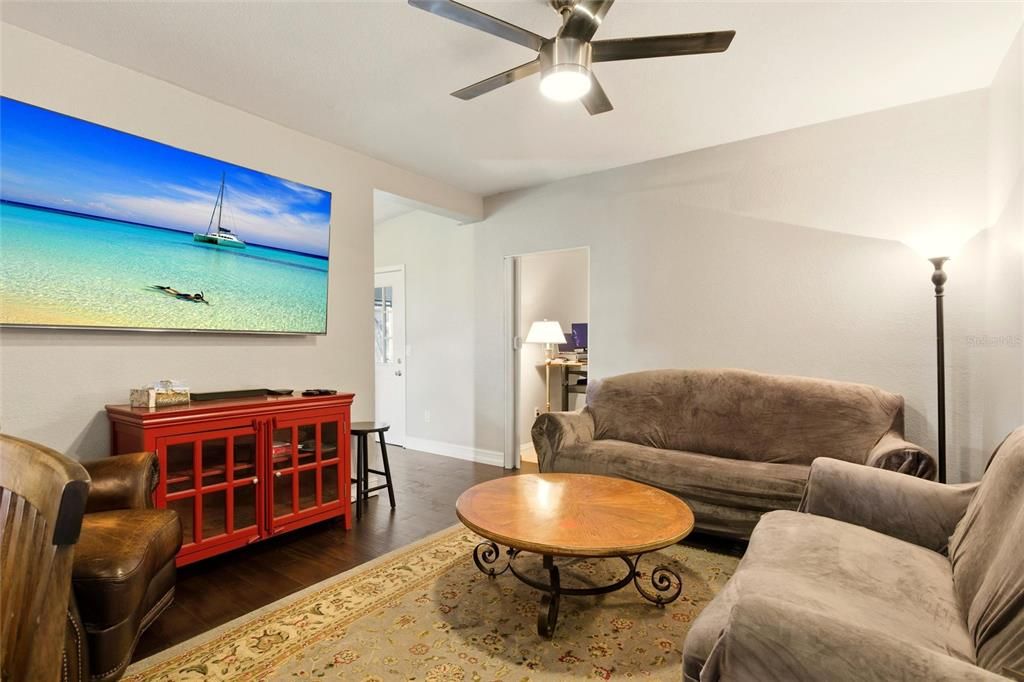 На продажу: $269,000 (3 спален, 2 ванн, 1681 Квадратных фут)