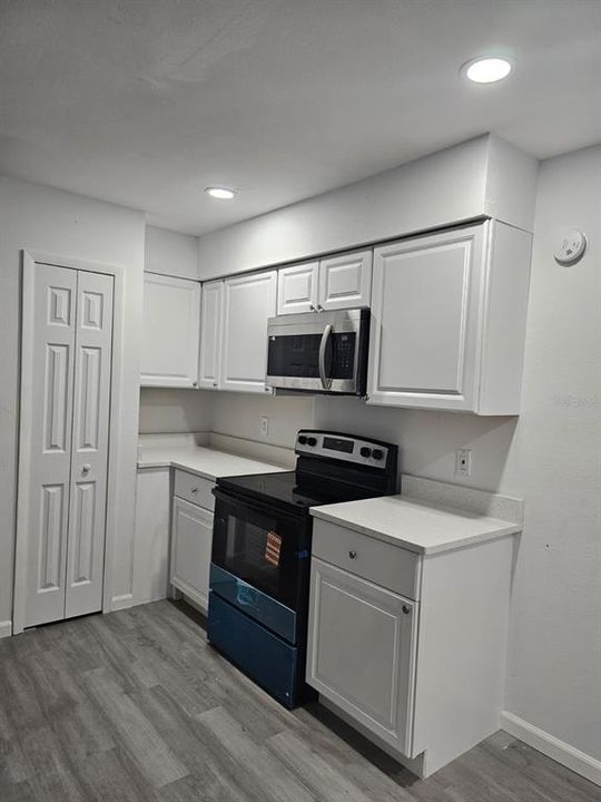 出租: $2,425 (3 贝兹, 2 浴室, 1373 平方英尺)