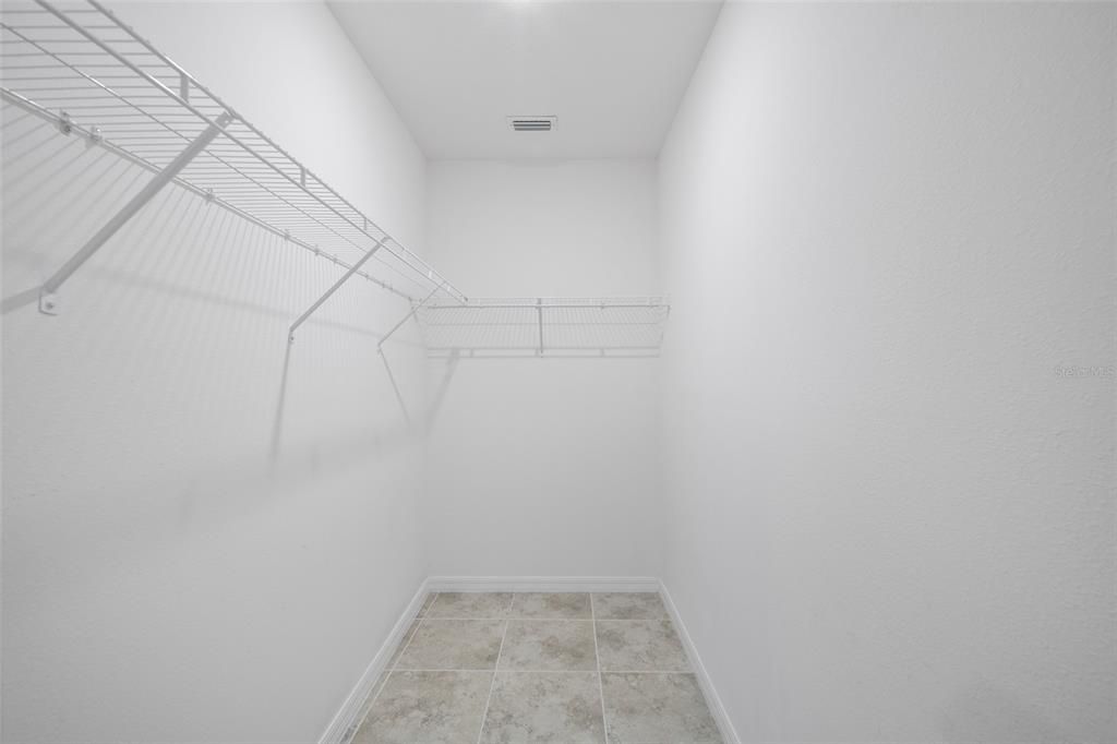 На продажу: $474,900 (6 спален, 4 ванн, 2931 Квадратных фут)