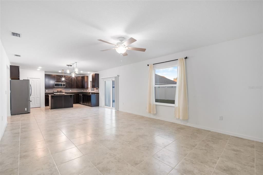 На продажу: $474,900 (6 спален, 4 ванн, 2931 Квадратных фут)