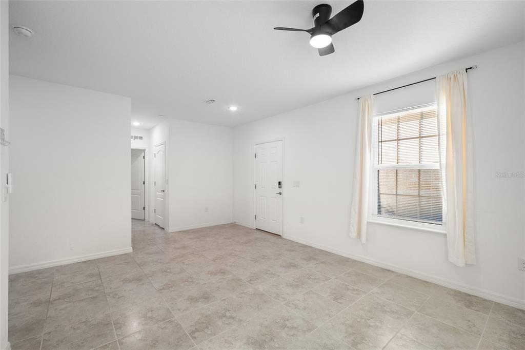 На продажу: $474,900 (6 спален, 4 ванн, 2931 Квадратных фут)