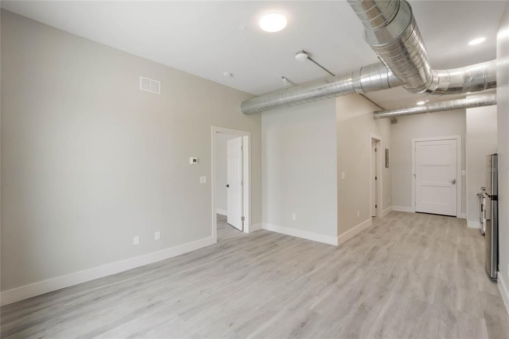 For Rent: $1,550 (1 beds, 1 baths, 538 Square Feet)