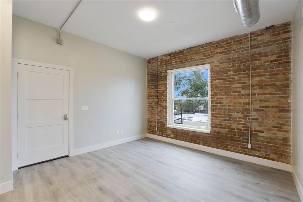 For Rent: $1,550 (1 beds, 1 baths, 538 Square Feet)