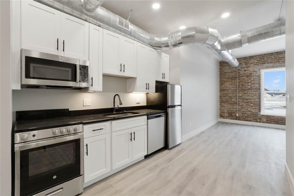 For Rent: $1,550 (1 beds, 1 baths, 538 Square Feet)