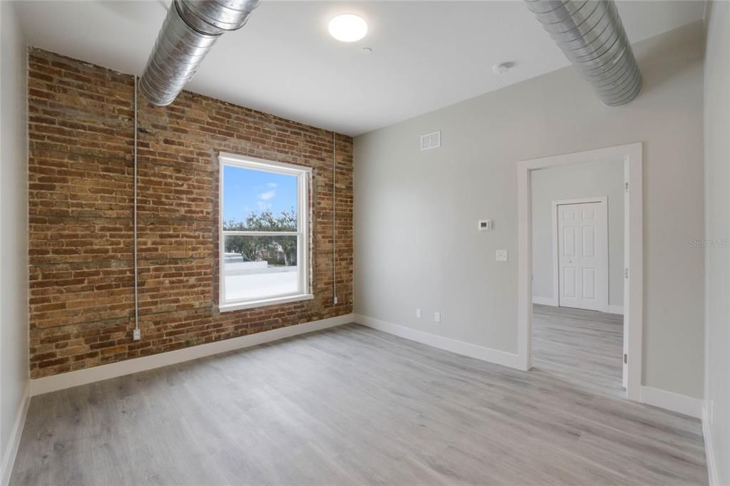 For Rent: $1,550 (1 beds, 1 baths, 538 Square Feet)