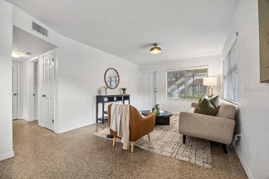 For Sale: $175,000 (1 beds, 1 baths, 625 Square Feet)