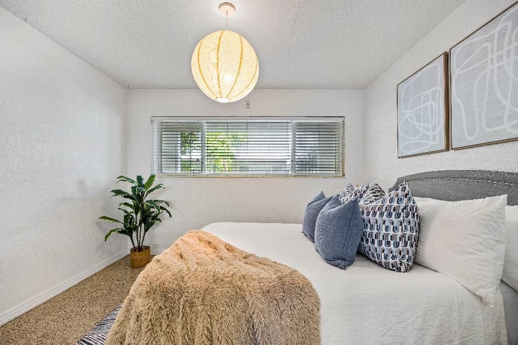 For Sale: $175,000 (1 beds, 1 baths, 625 Square Feet)