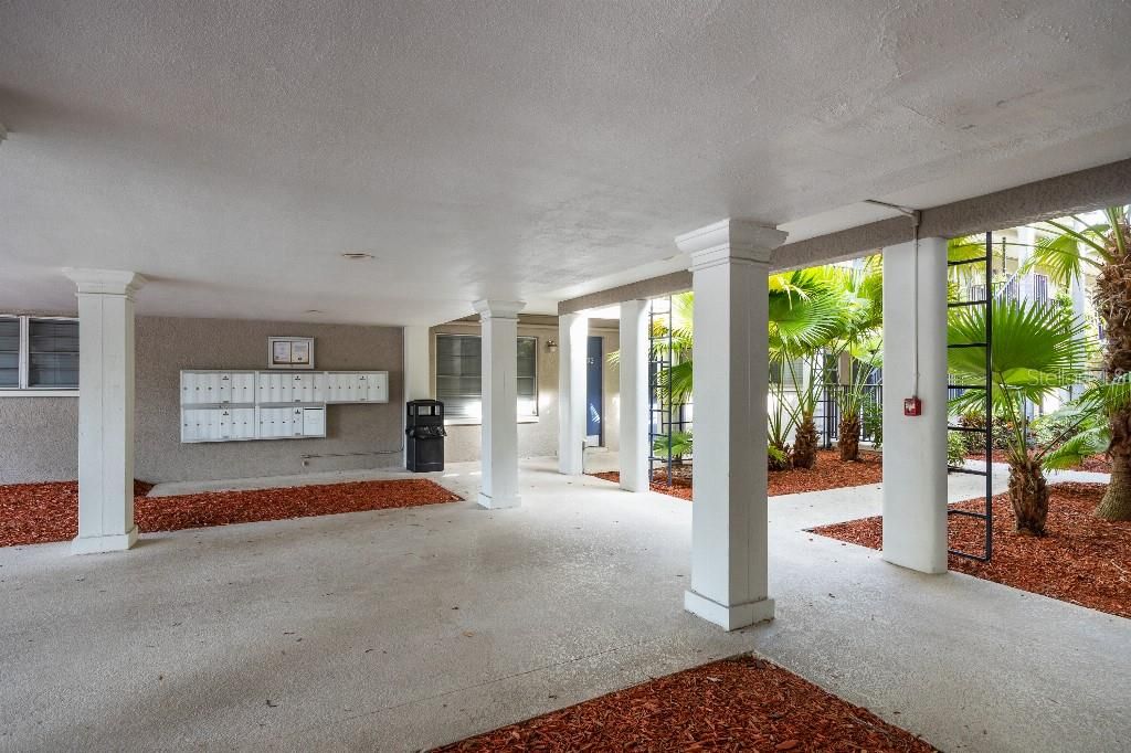 For Sale: $175,000 (1 beds, 1 baths, 625 Square Feet)