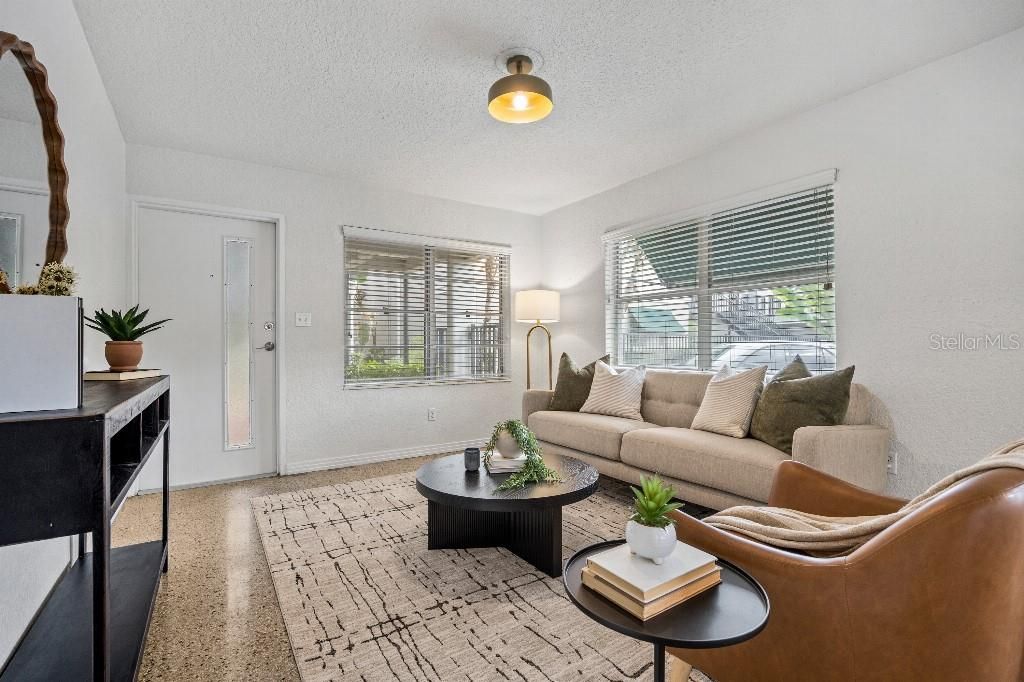 For Sale: $175,000 (1 beds, 1 baths, 625 Square Feet)