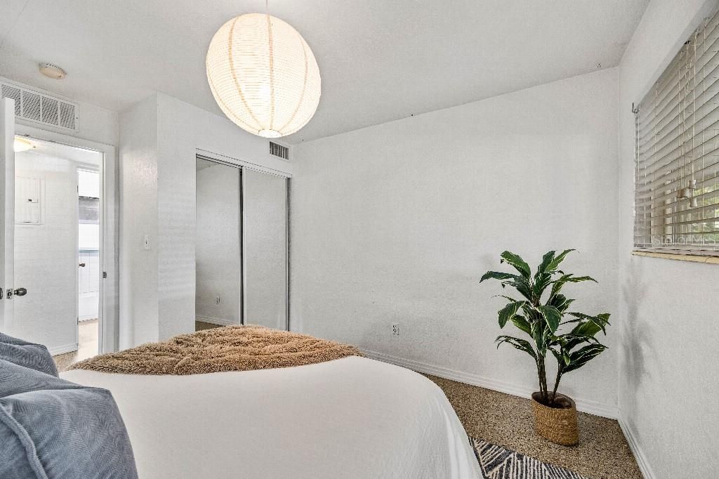 For Sale: $175,000 (1 beds, 1 baths, 625 Square Feet)