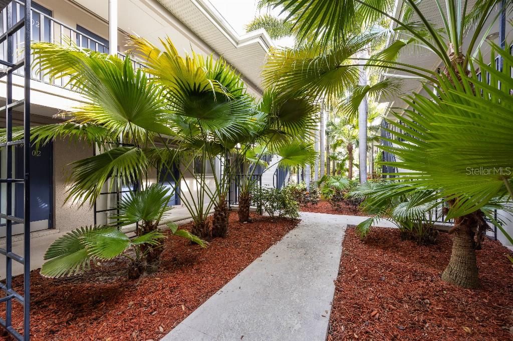 For Sale: $175,000 (1 beds, 1 baths, 625 Square Feet)