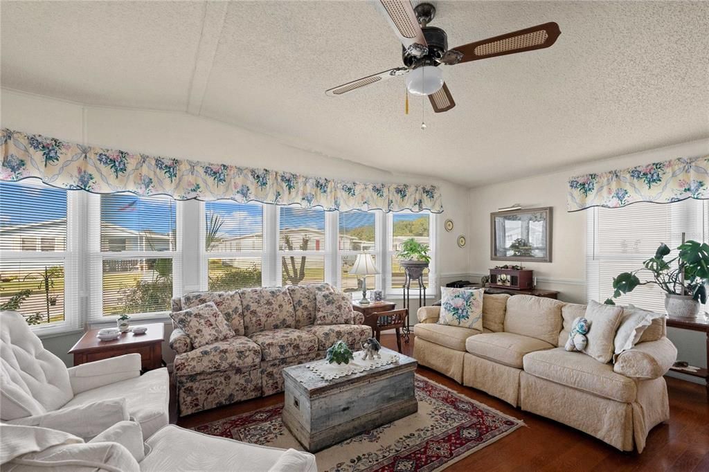 待售: $235,000 (2 贝兹, 2 浴室, 1552 平方英尺)