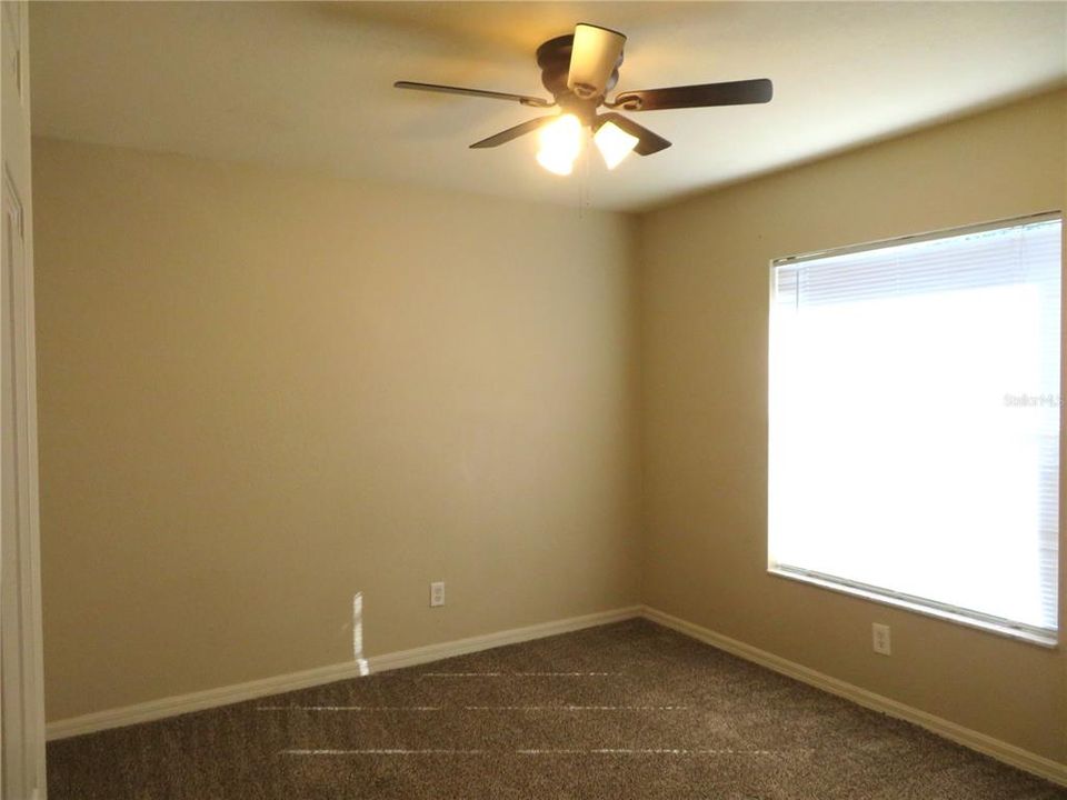 待售: $300,000 (3 贝兹, 2 浴室, 1696 平方英尺)