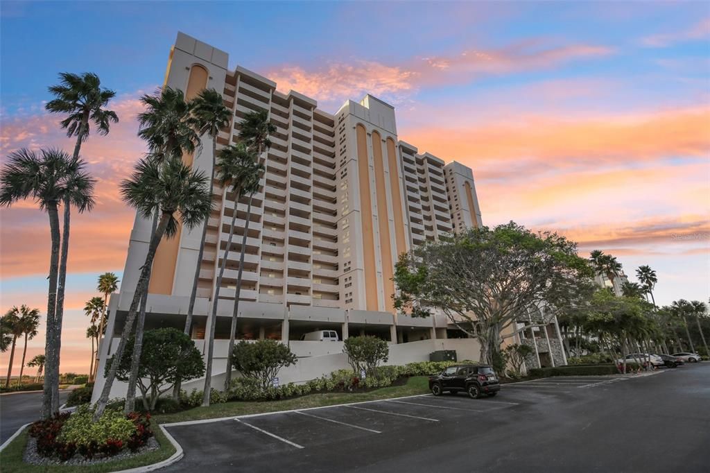 For Sale: $659,000 (2 beds, 2 baths, 1094 Square Feet)