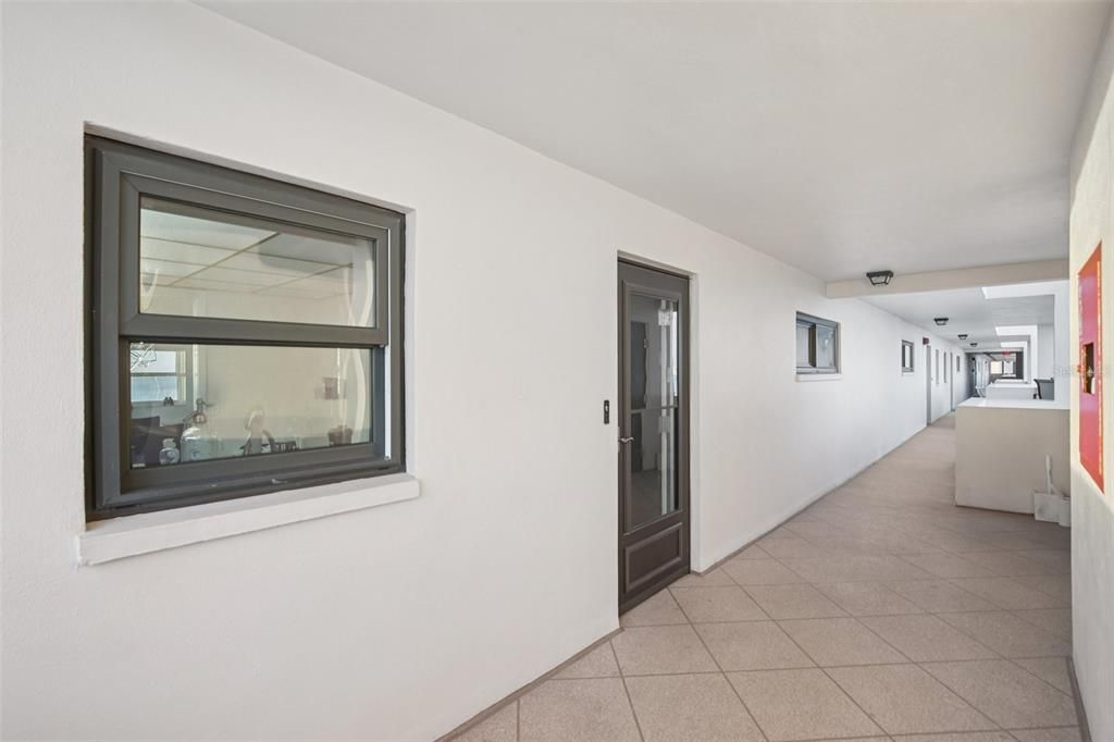 For Sale: $659,000 (2 beds, 2 baths, 1094 Square Feet)