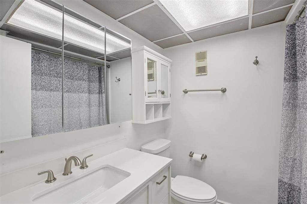 For Sale: $659,000 (2 beds, 2 baths, 1094 Square Feet)