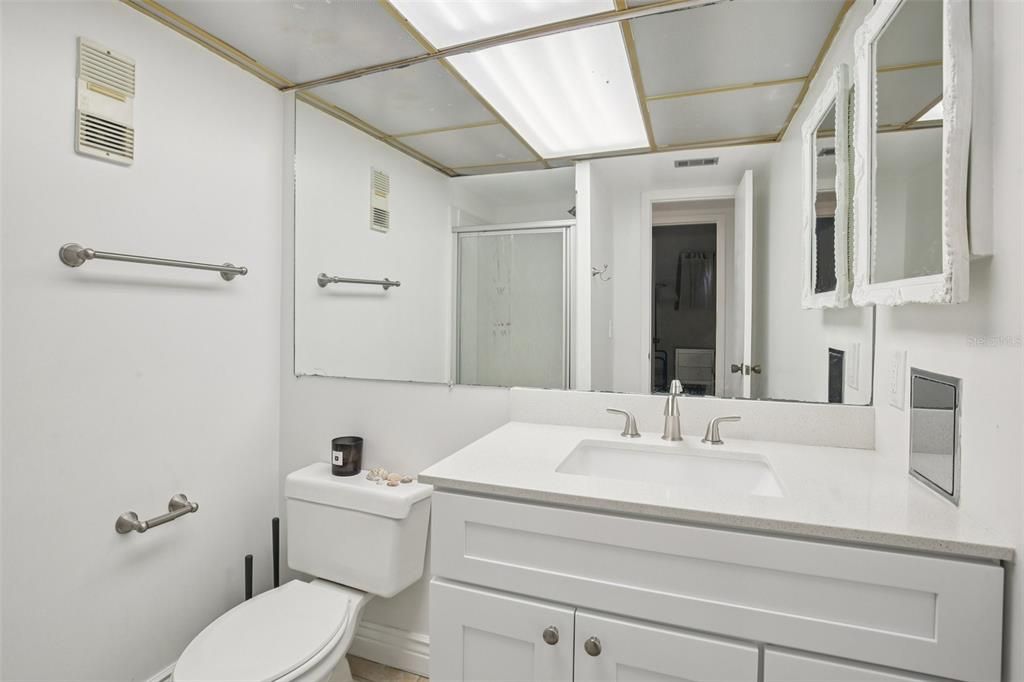 For Sale: $659,000 (2 beds, 2 baths, 1094 Square Feet)