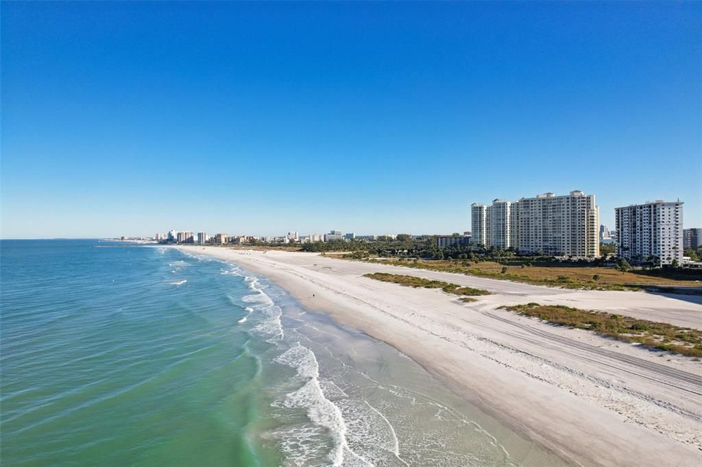 For Sale: $659,000 (2 beds, 2 baths, 1094 Square Feet)