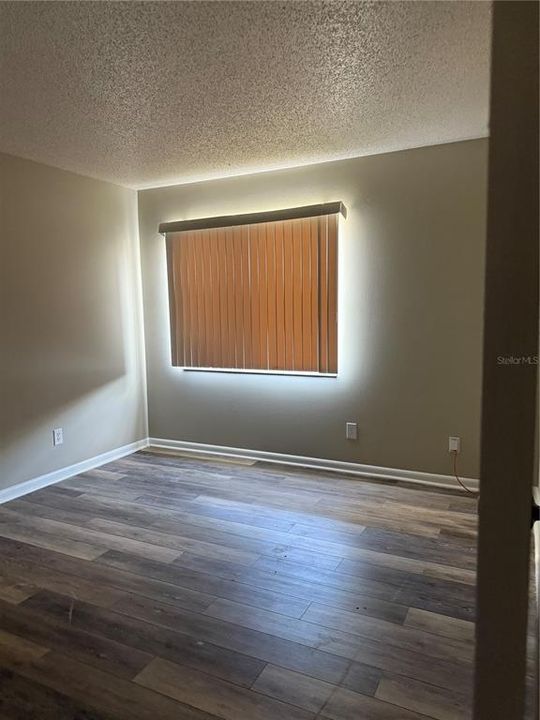 出租: $1,350 (2 贝兹, 1 浴室, 1027 平方英尺)