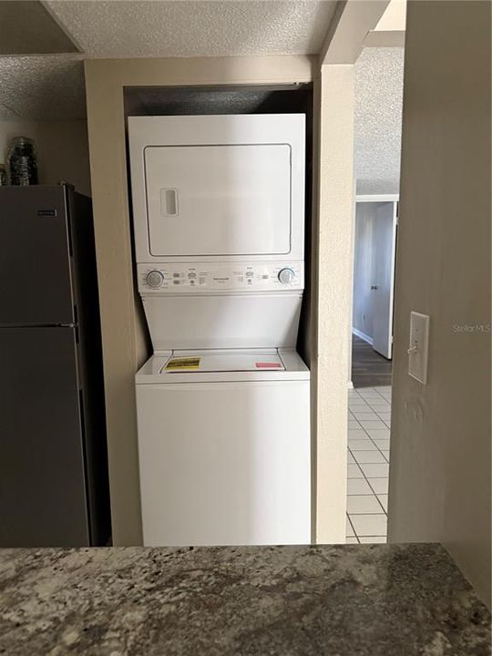 出租: $1,350 (2 贝兹, 1 浴室, 1027 平方英尺)