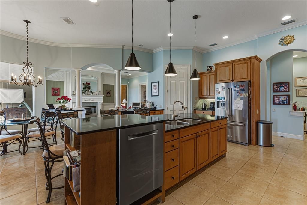 На продажу: $1,300,000 (3 спален, 4 ванн, 3808 Квадратных фут)