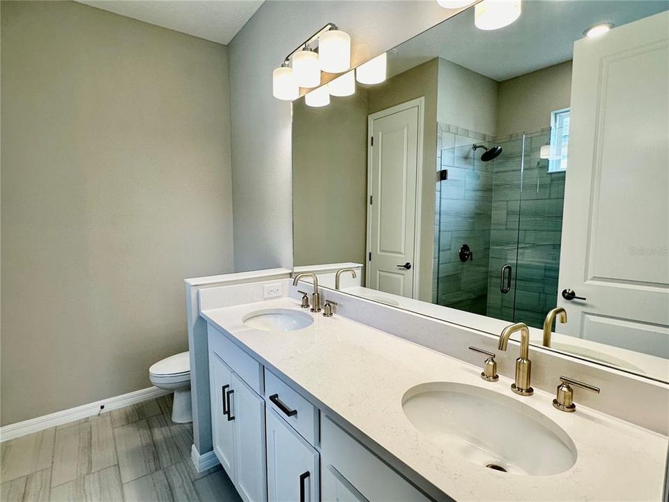 For Rent: $3,200 (4 beds, 2 baths, 1796 Square Feet)