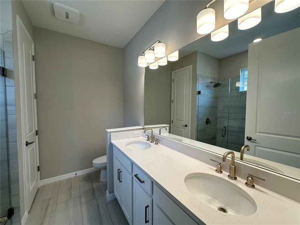 For Rent: $3,200 (4 beds, 2 baths, 1796 Square Feet)