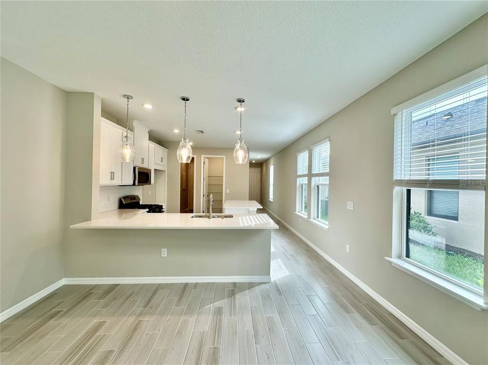 For Rent: $3,200 (4 beds, 2 baths, 1796 Square Feet)