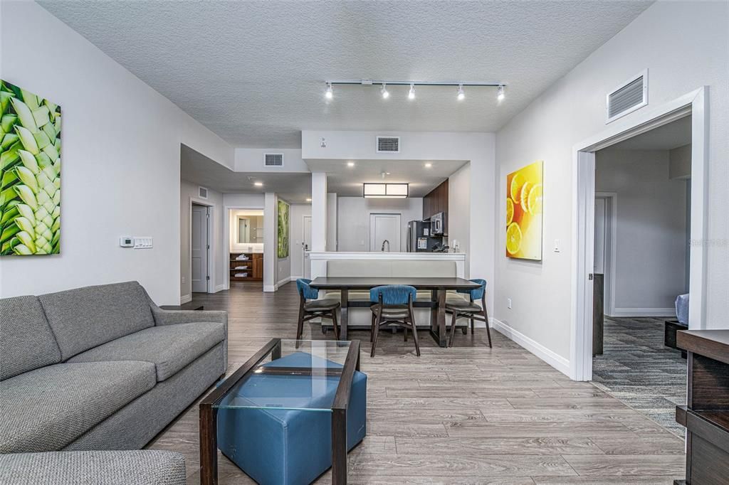 На продажу: $265,000 (3 спален, 2 ванн, 1396 Квадратных фут)