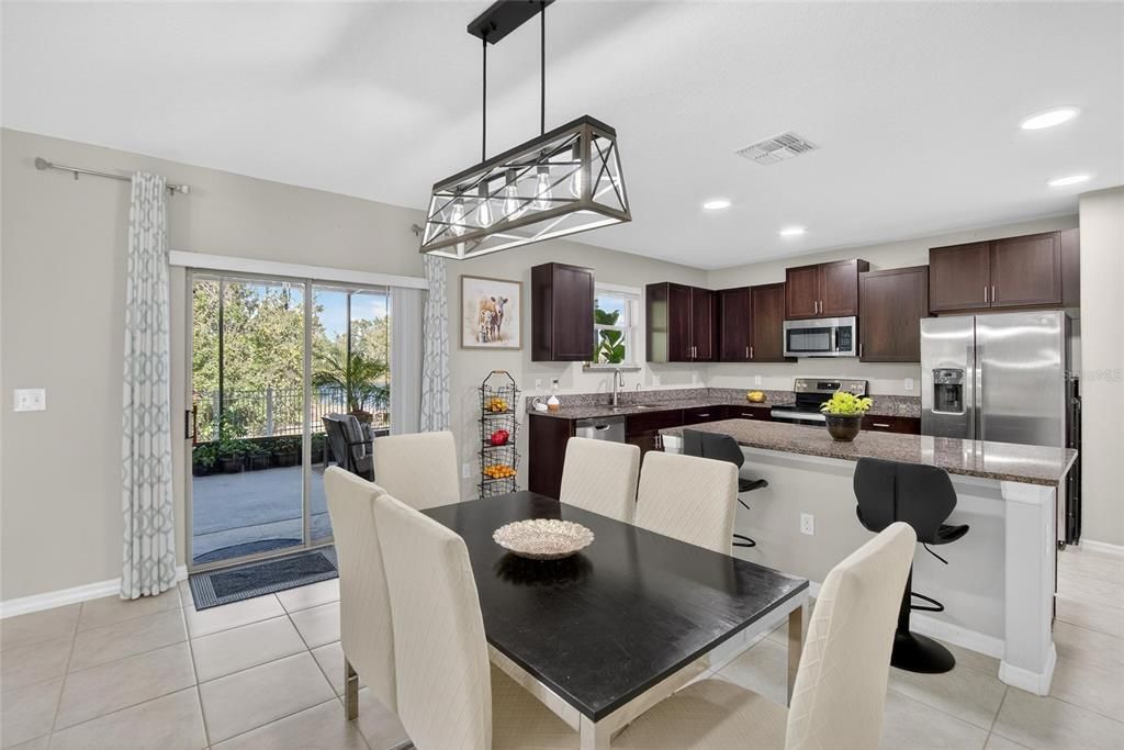 待售: $425,000 (4 贝兹, 2 浴室, 2635 平方英尺)