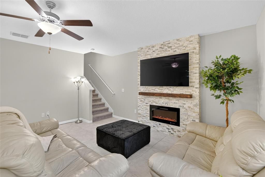 待售: $425,000 (4 贝兹, 2 浴室, 2635 平方英尺)