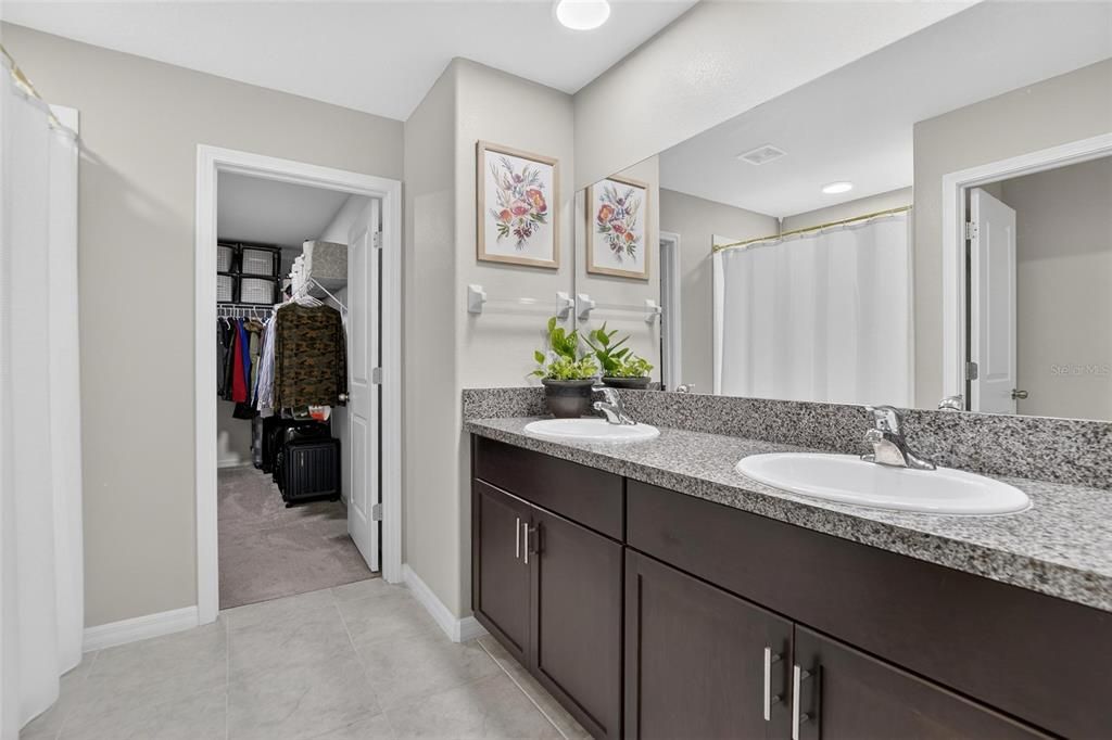 待售: $425,000 (4 贝兹, 2 浴室, 2635 平方英尺)