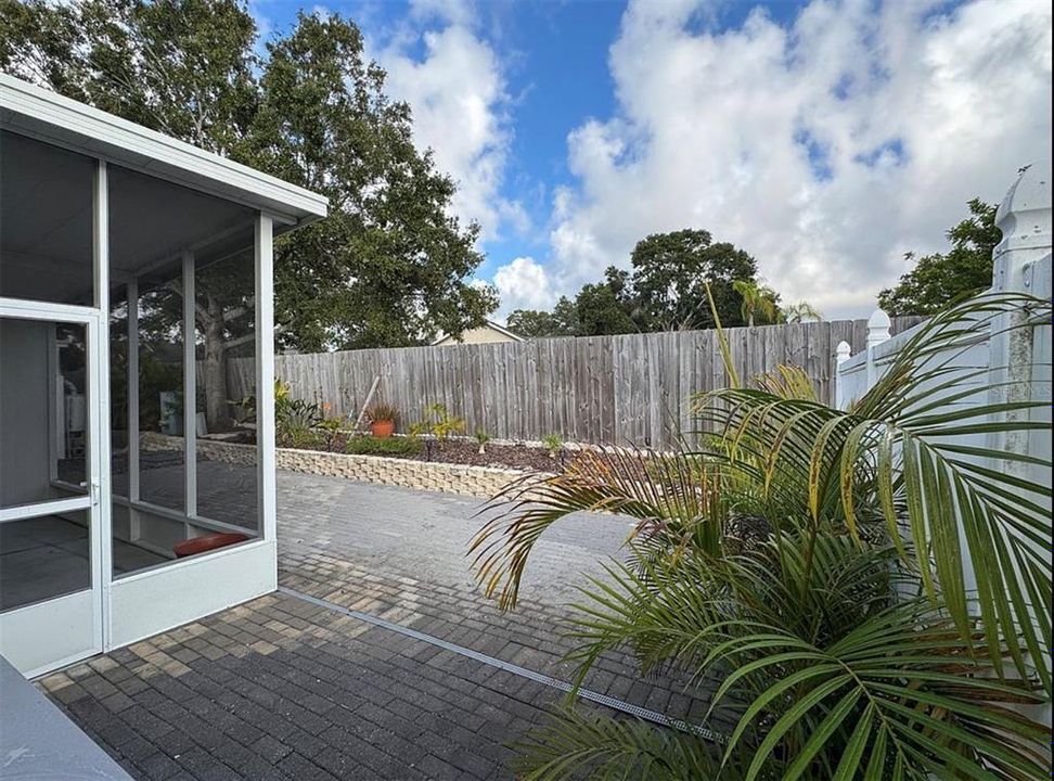 待售: $224,000 (2 贝兹, 2 浴室, 1080 平方英尺)