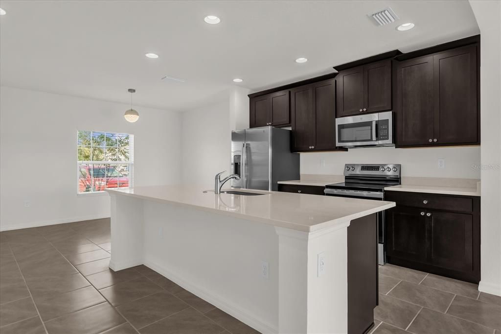 En Renta: $1,750 (3 camas, 2 baños, 1650 Pies cuadrados)