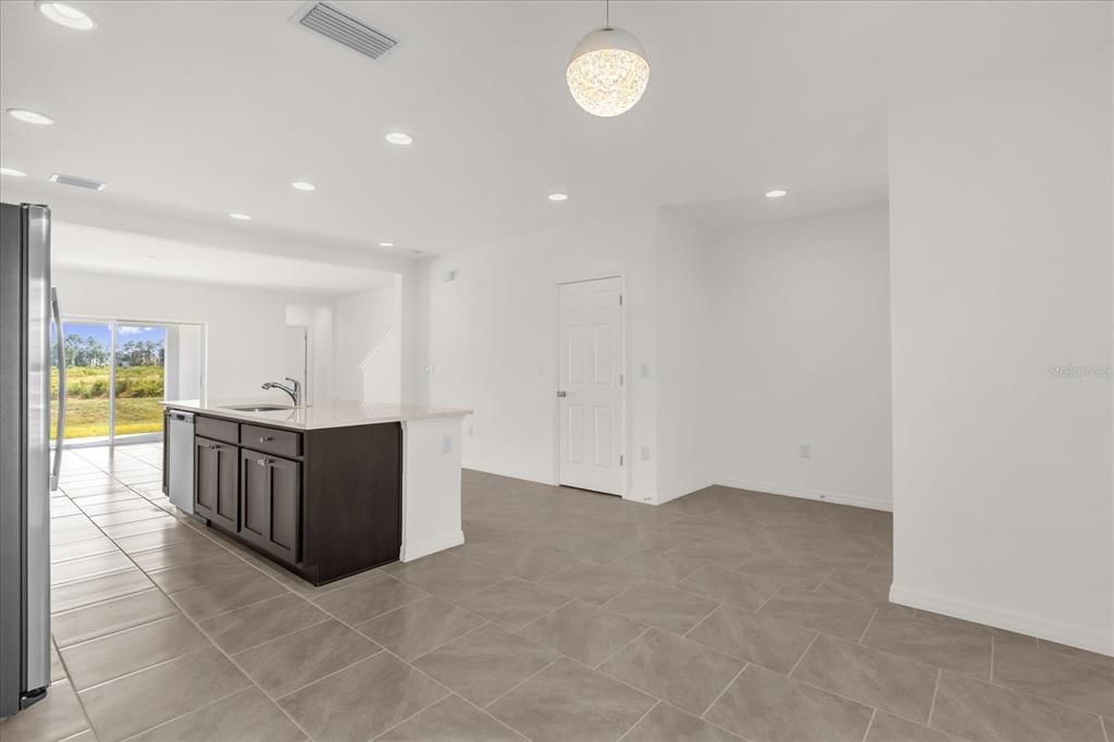 En Renta: $1,750 (3 camas, 2 baños, 1650 Pies cuadrados)