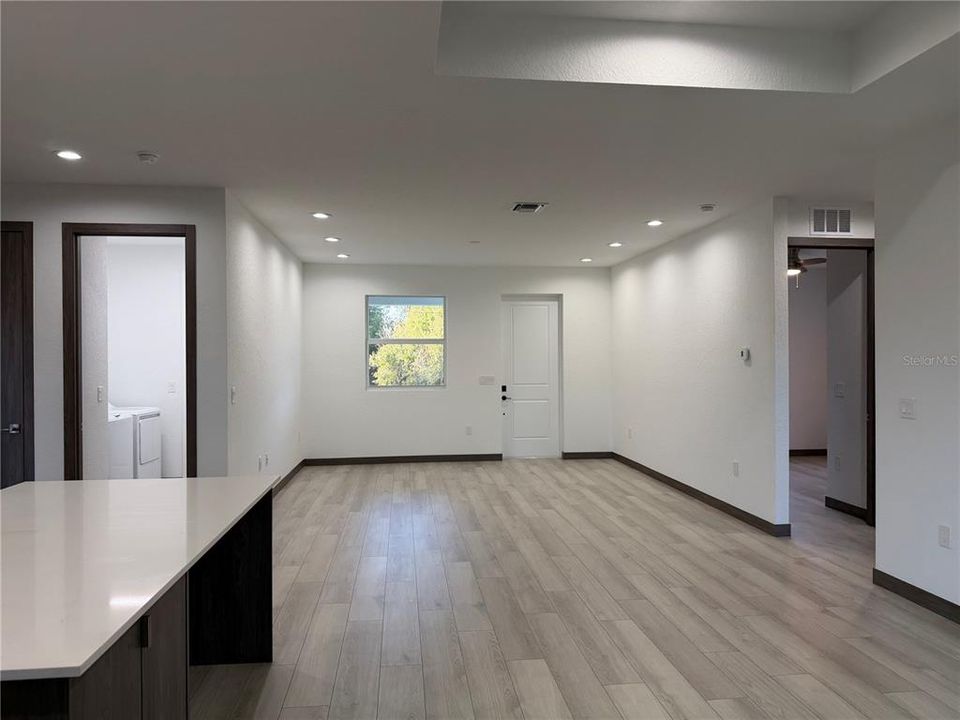 For Rent: $2,000 (3 beds, 2 baths, 1496 Square Feet)